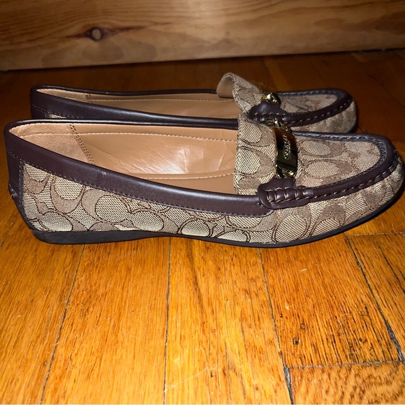 Coach Brown Signature Olive Loafers Gold Hardware. Excellent condition - Picture 5 of 7